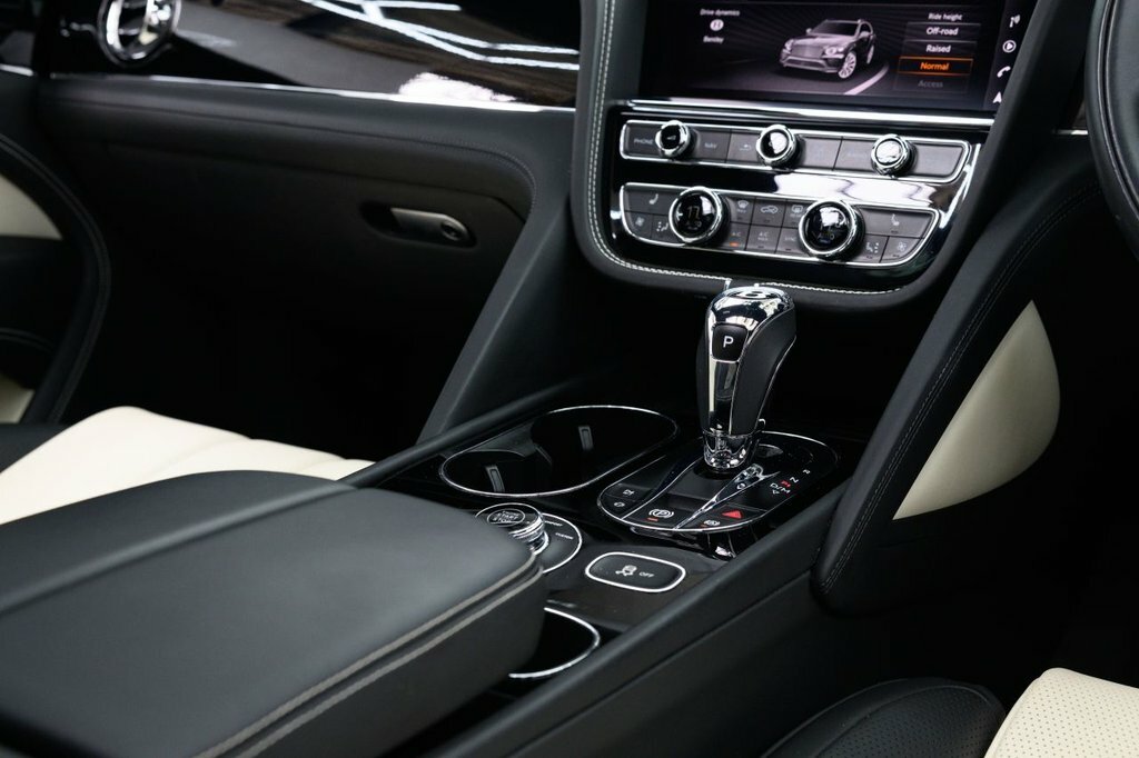 Bentley Bentayga 4.0 V8 S Black Edition Suv 4Wd Eur YP74UKG Black #32
