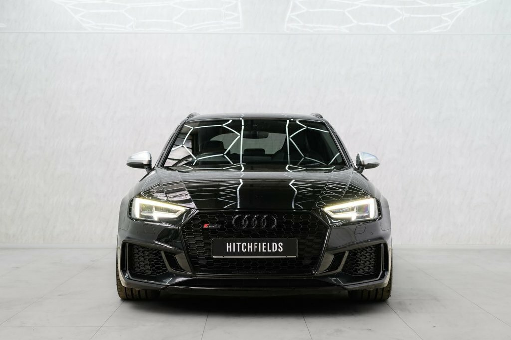 Audi RS4 Avant Estate Black #4