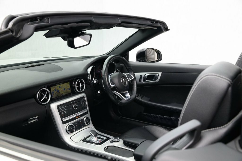 Mercedes-Benz SLC 2L Amg Line White #3