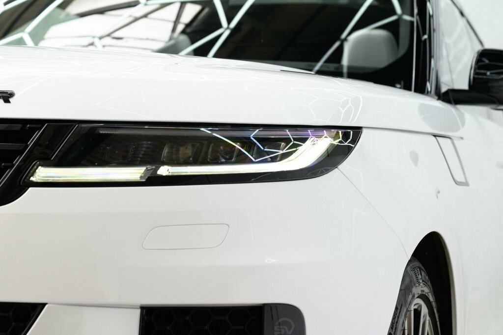 Land Rover Range Rover Sport 4.4L Sv YE75MVF White #6