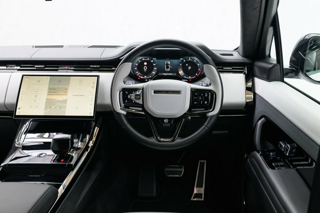 Land Rover Range Rover Sport 4.4L Sv White #3