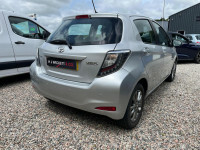Toyota Yaris 1.33 Vvt-i Icon Black #12