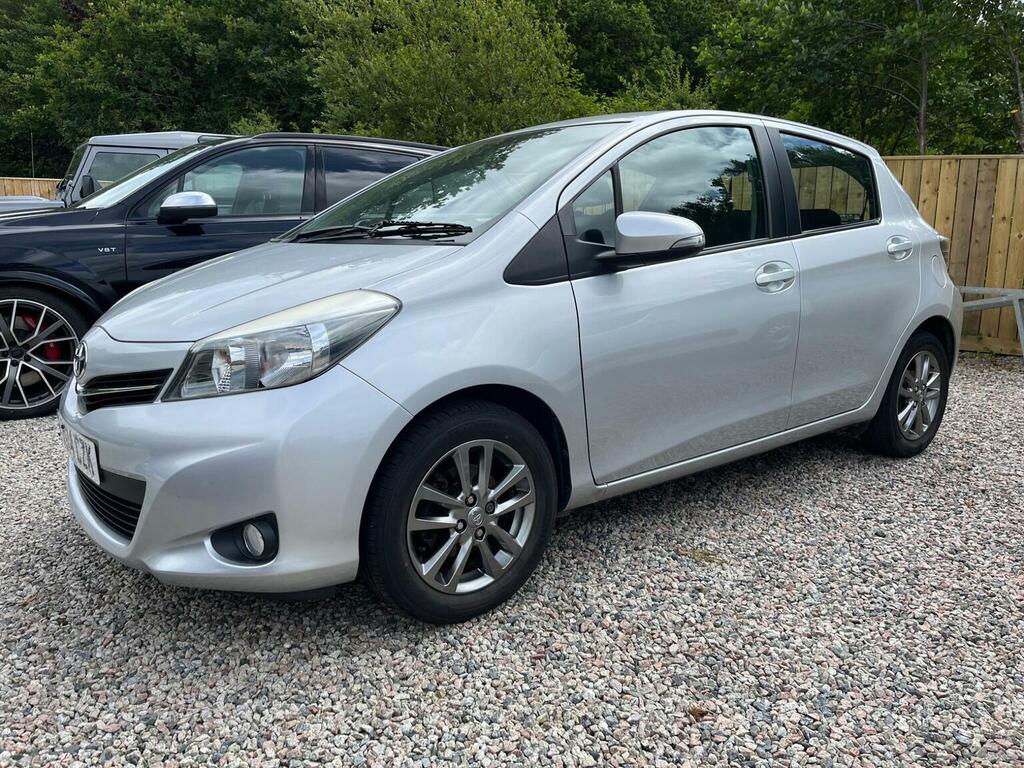Toyota Yaris 1.33 Vvt-i Icon Black #5
