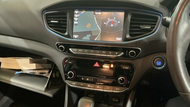 Hyundai Ioniq 1.6 H-gdi Premium Hatchback Hybrid Dct White #5