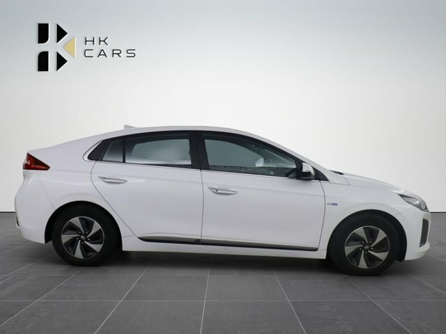 Hyundai Ioniq 1.6 H-gdi Premium Hatchback Hybrid Dct White #2