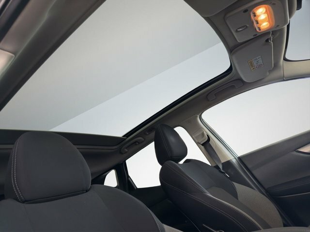 Nissan Qashqai Panroof1.2 Dig-t N-connecta Suv Xtr Black #2