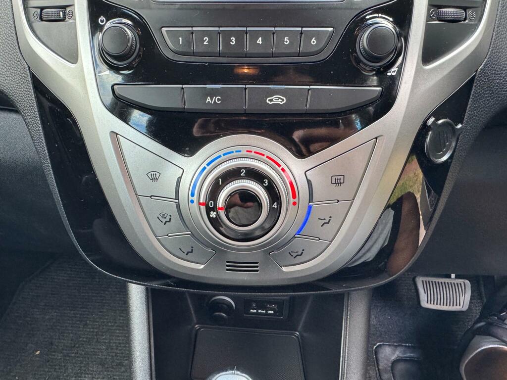 Hyundai Ix20 1.4 Style Hatchback Euro 5 90 B Blue #17