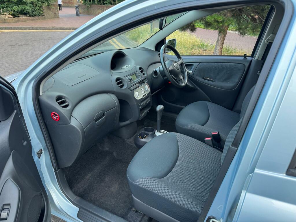 Toyota Yaris T3 Vvt-i 3-Door Silver #11