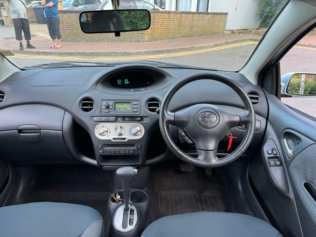 Toyota Yaris T3 Vvt-i 3-Door Silver #14