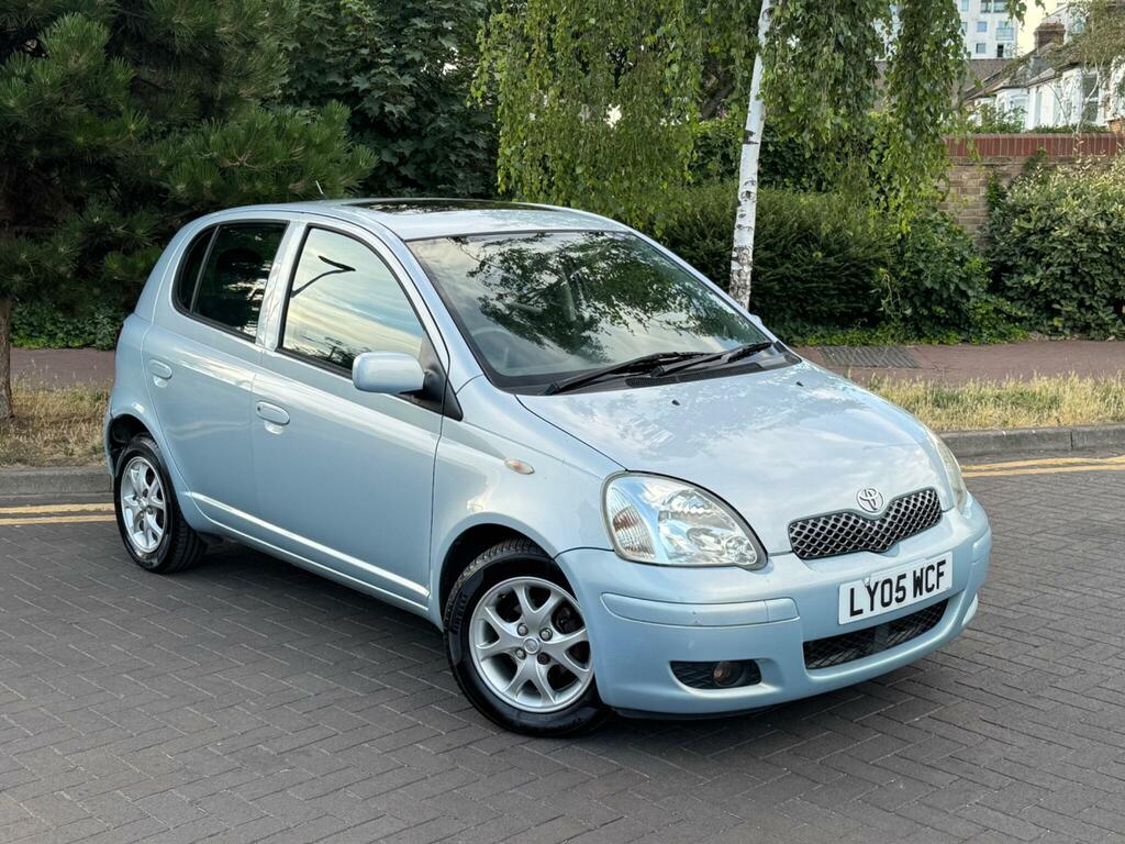 Toyota Yaris T3 Vvt-i 3-Door Silver #1