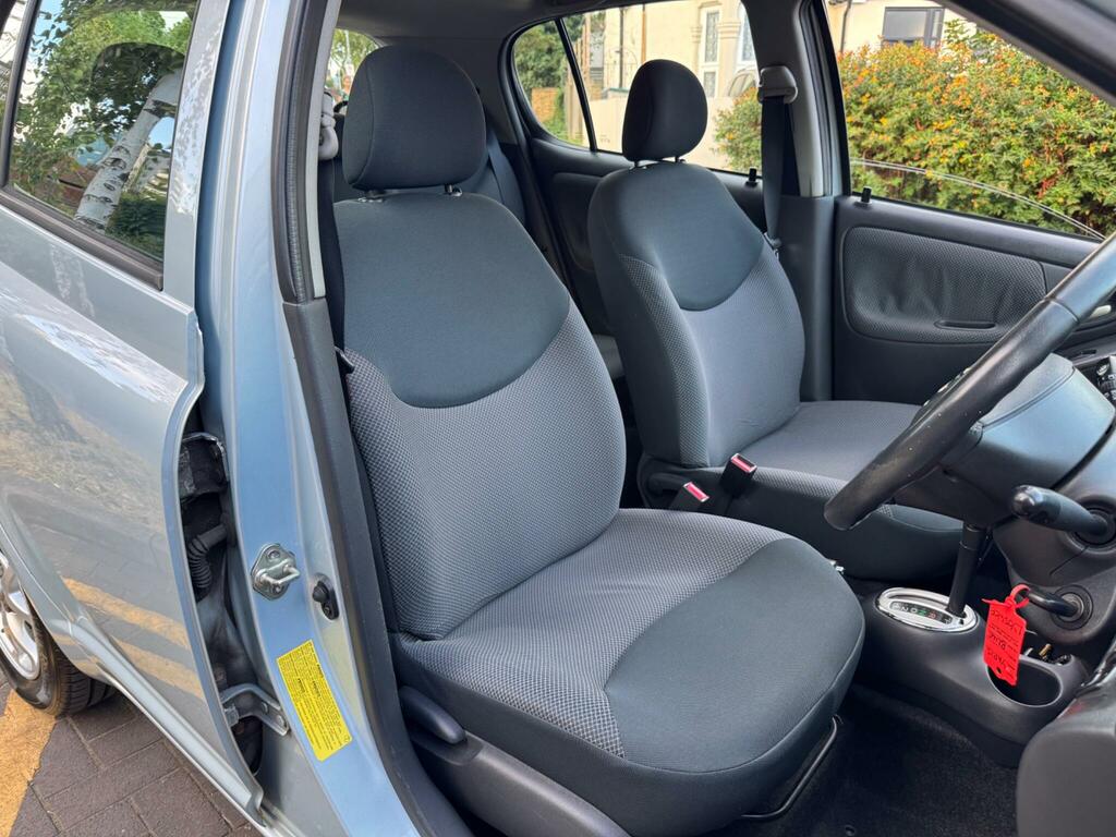 Toyota Yaris T3 Vvt-i 3-Door Silver #9