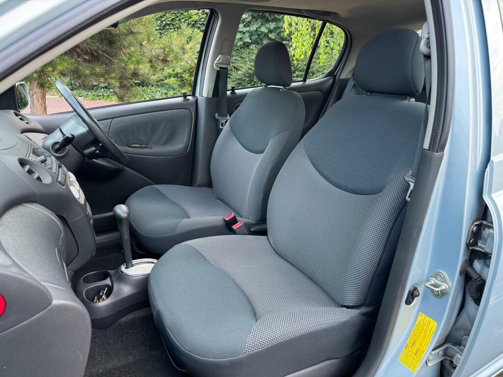 Toyota Yaris T3 Vvt-i 3-Door Silver #12