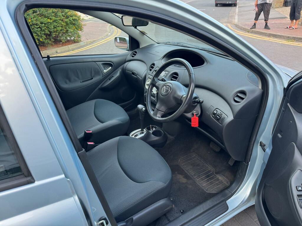 Toyota Yaris T3 Vvt-i 3-Door Silver #8