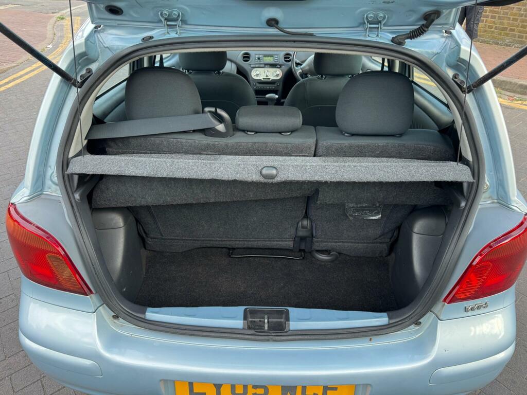 Toyota Yaris T3 Vvt-i 3-Door Silver #18