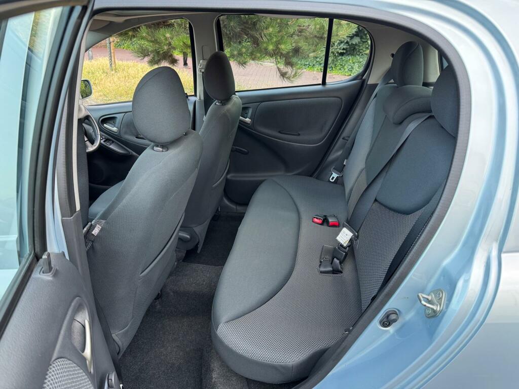 Toyota Yaris T3 Vvt-i 3-Door Silver #13