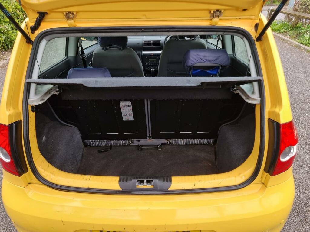 Volkswagen Fox Hatchback  #36