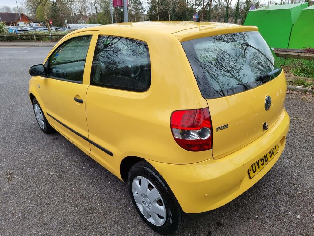 Volkswagen Fox Hatchback  #11
