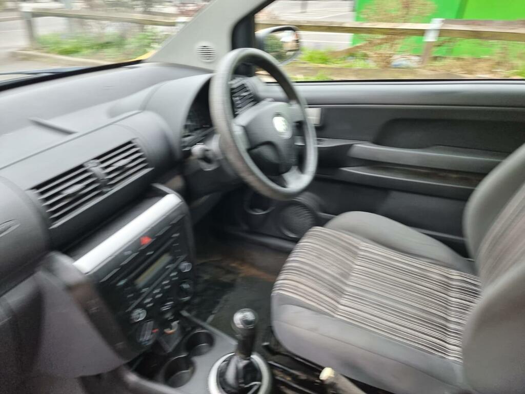 Volkswagen Fox Hatchback  #43
