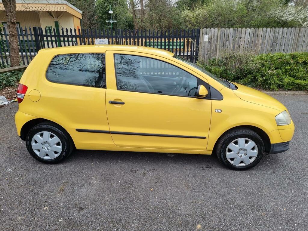 Volkswagen Fox Hatchback  #17