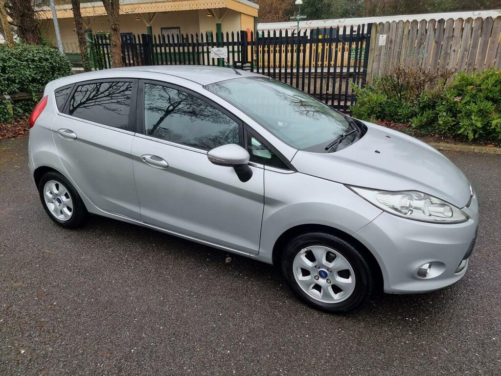 Ford Fiesta 1.6 Tdci Econetic Dpf Titanium Silver #2