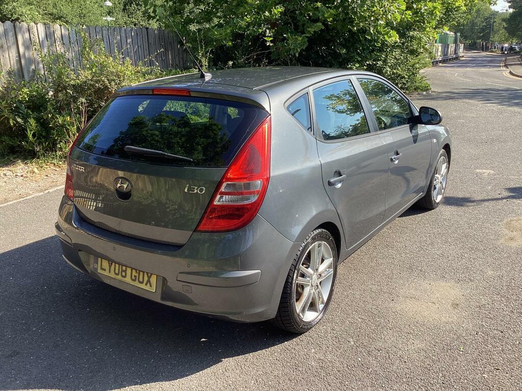 Hyundai I30 Hatchback White #13