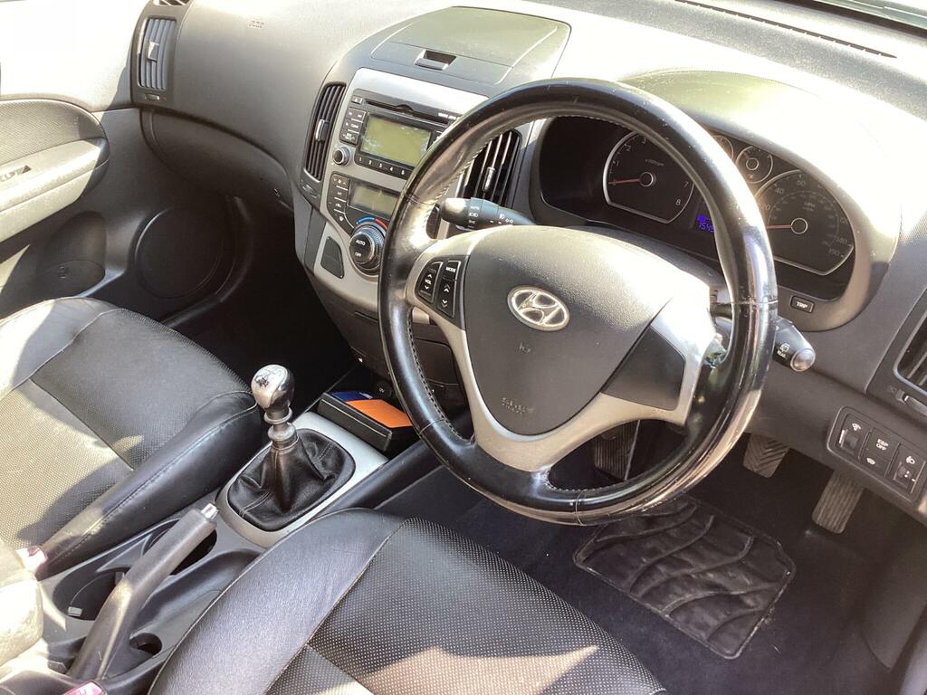 Hyundai I30 Hatchback White #28