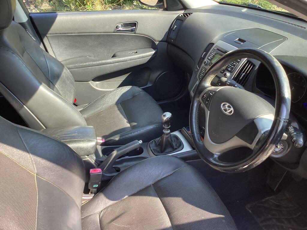 Hyundai I30 Hatchback White #16