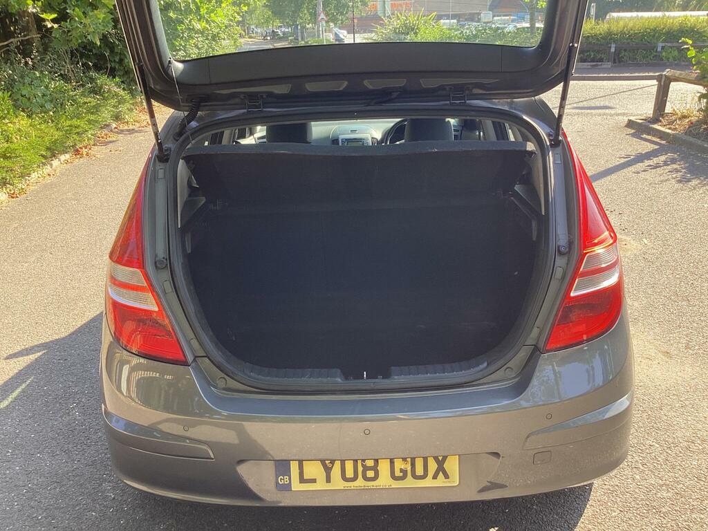 Hyundai I30 Hatchback White #27