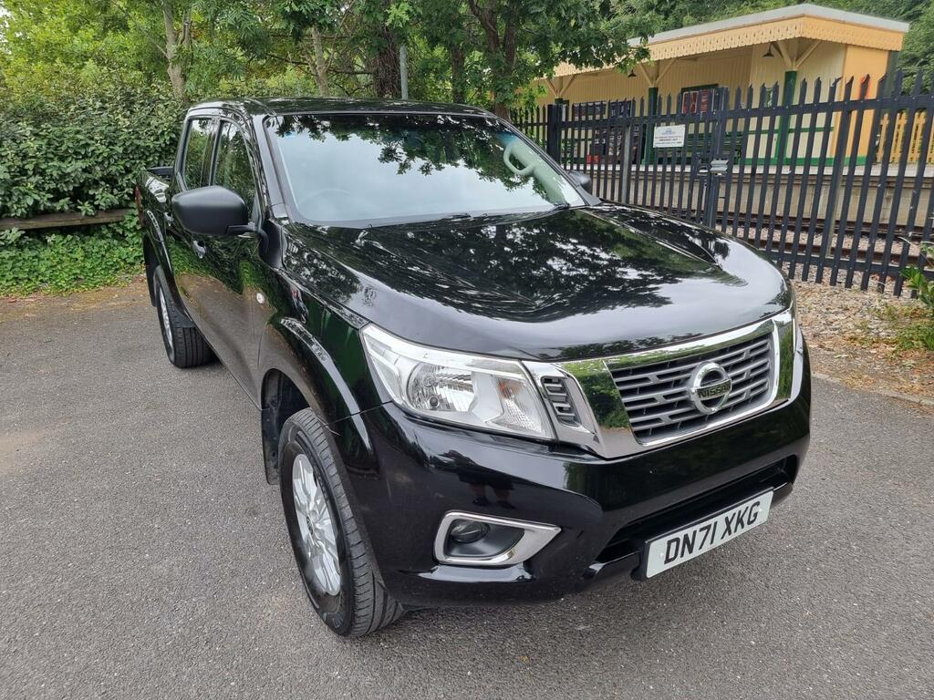 Nissan Navara Acenta Black #2