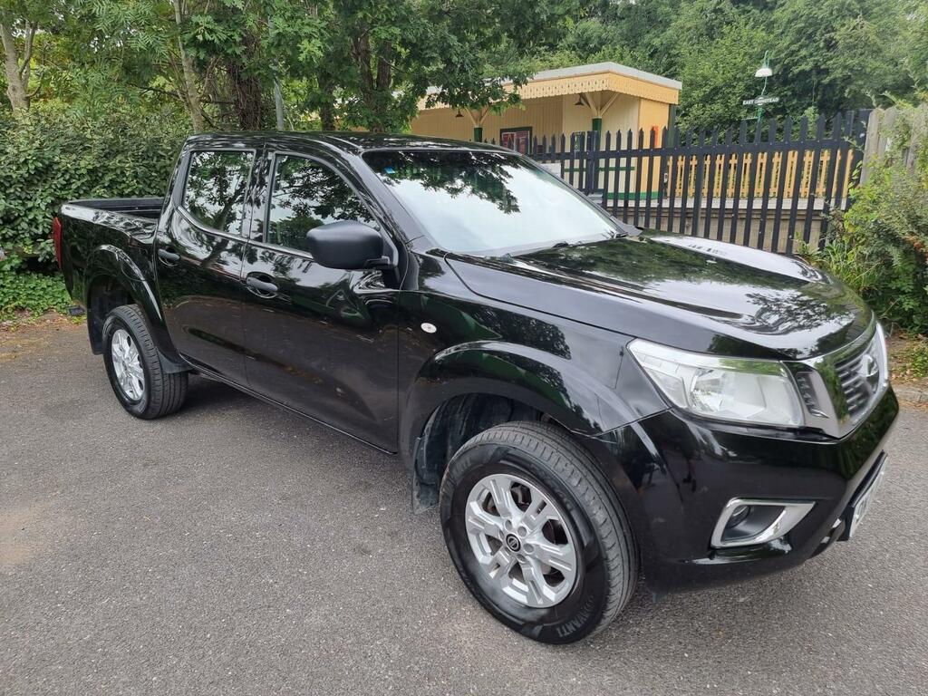 Nissan Navara Acenta Black