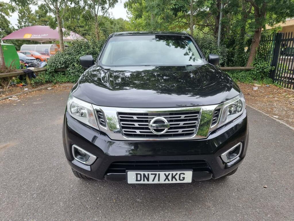 Nissan Navara Acenta Black #3