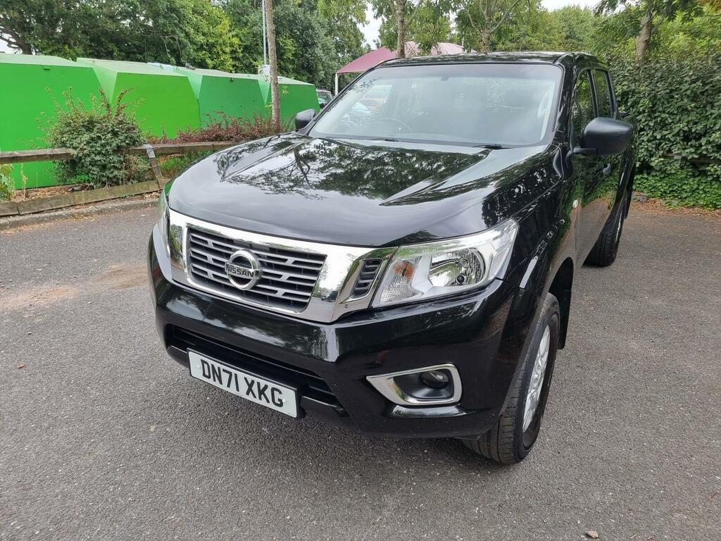Nissan Navara Acenta Black #4