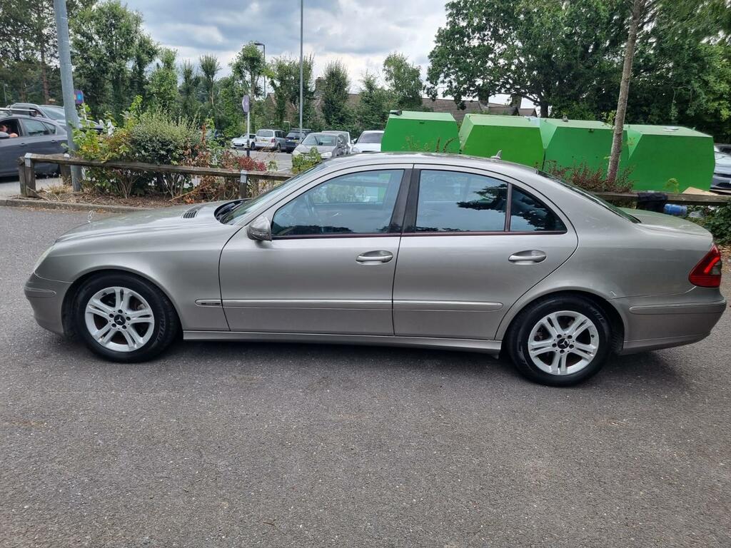 Mercedes-Benz E Class Saloon E220 Cdi Avantgarde 200808 Black #12