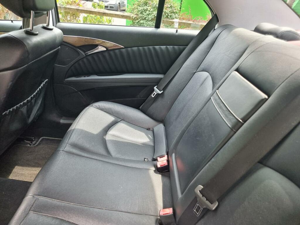 Mercedes-Benz E Class Saloon E220 Cdi Avantgarde 200808 Black #28