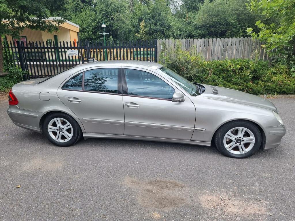 Mercedes-Benz E Class Saloon E220 Cdi Avantgarde 200808 Black #16