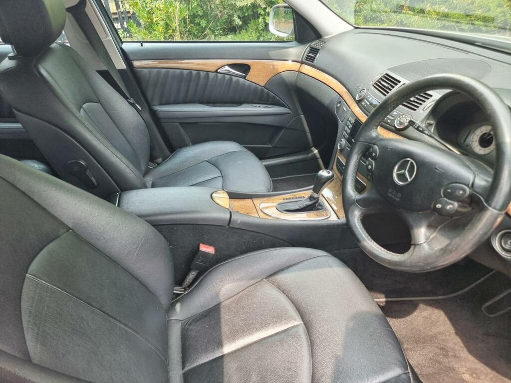 Mercedes-Benz E Class Saloon E220 Cdi Avantgarde 200808 Black #24