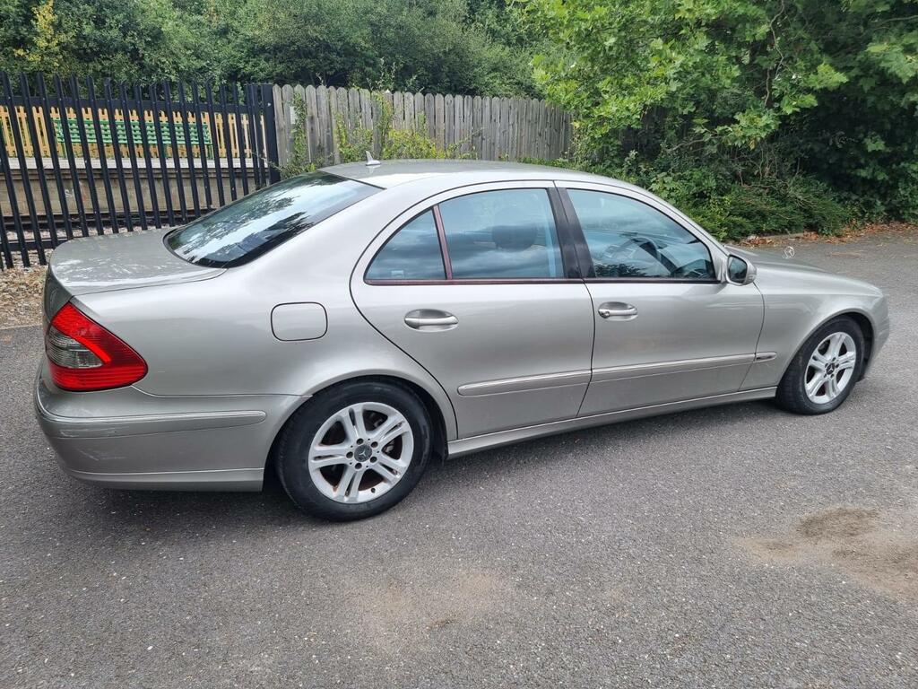Mercedes-Benz E Class Saloon E220 Cdi Avantgarde 200808 Black #18
