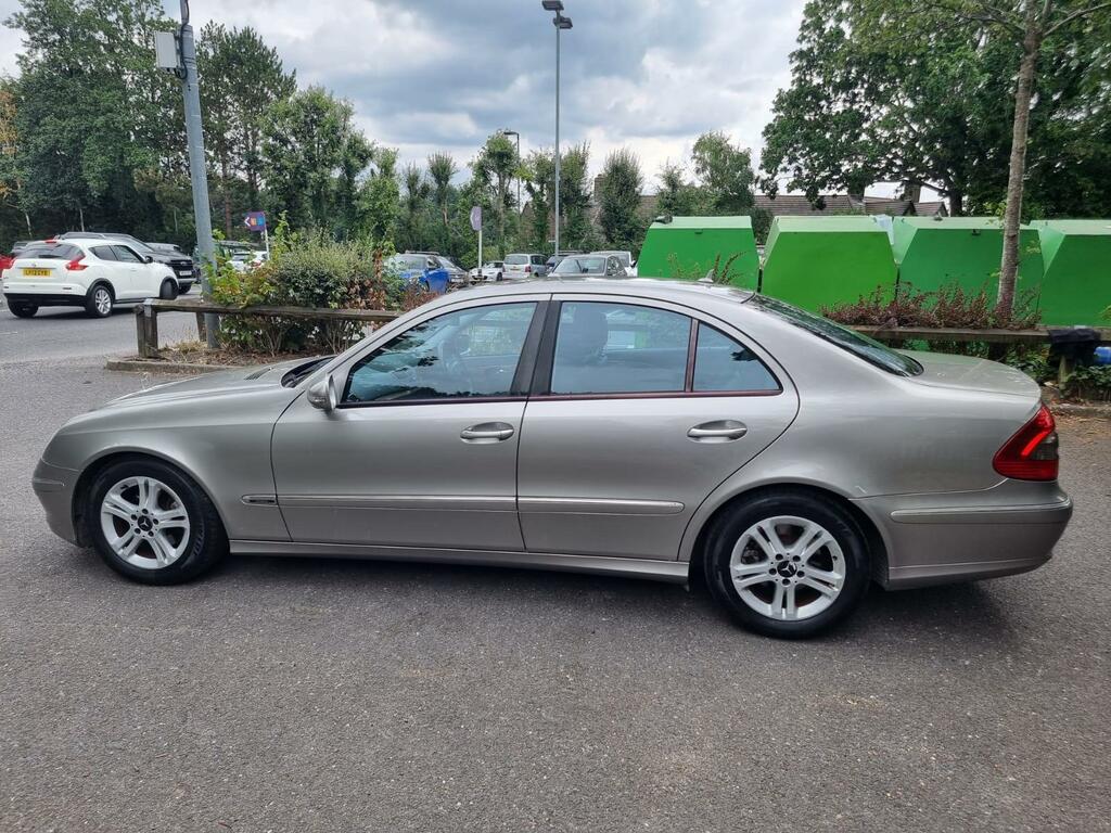Mercedes-Benz E Class Saloon E220 Cdi Avantgarde 200808 Black #10
