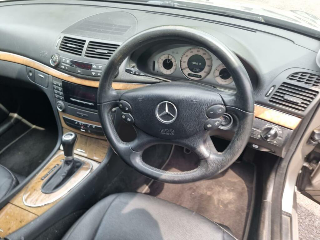 Mercedes-Benz E Class Saloon E220 Cdi Avantgarde 200808 Black #43