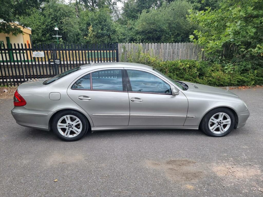 Mercedes-Benz E Class Saloon E220 Cdi Avantgarde 200808 Black #17