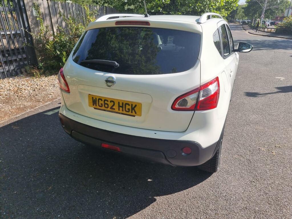 Nissan Qashqai Hatchback White #42