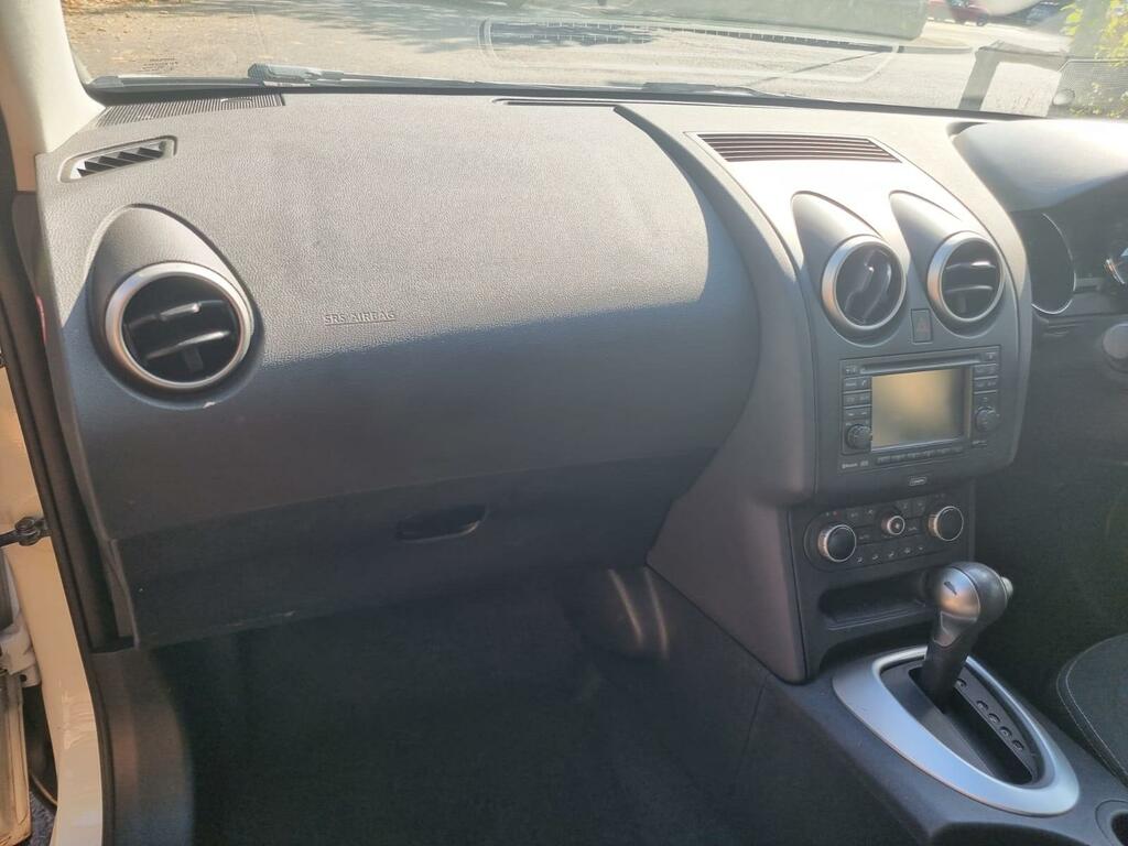 Nissan Qashqai Hatchback White #19