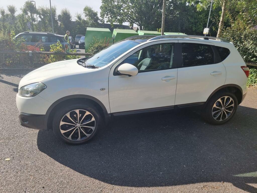 Nissan Qashqai Hatchback White #10