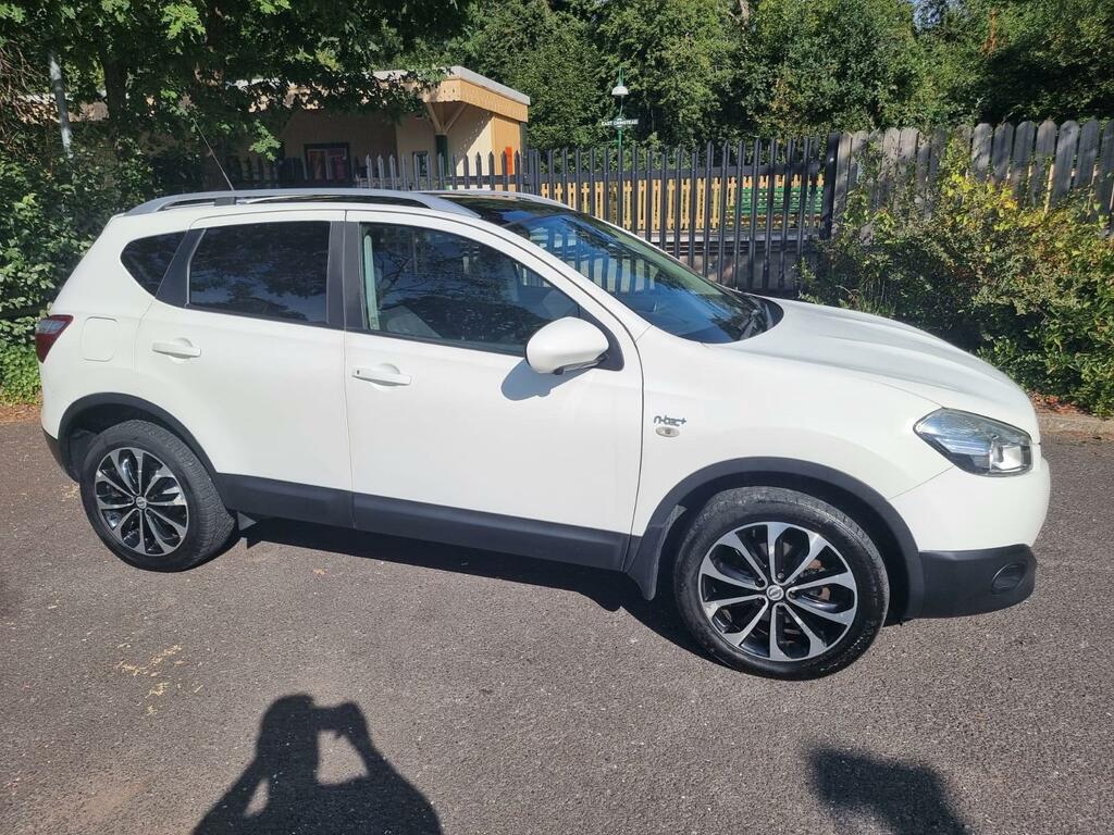 Nissan Qashqai Hatchback White #13