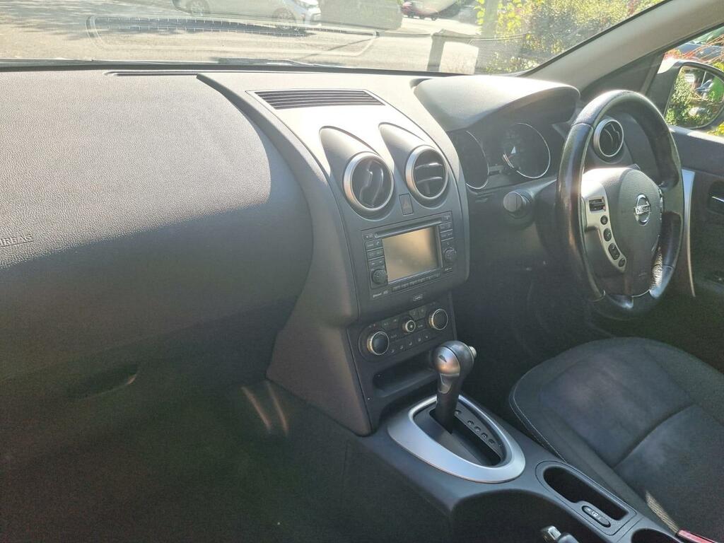 Nissan Qashqai Hatchback White #21