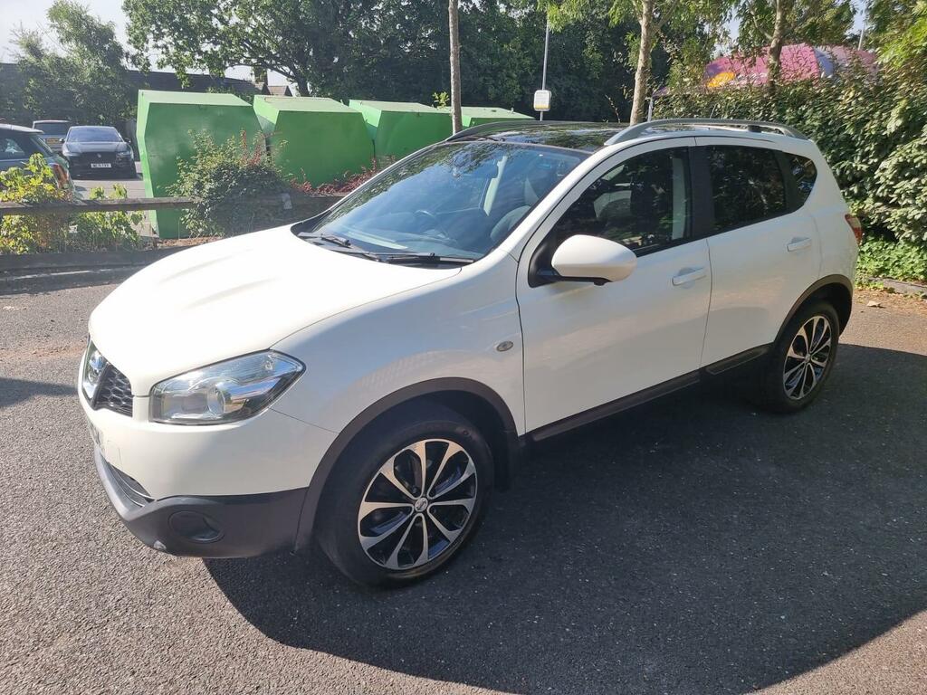 Nissan Qashqai Hatchback White #4