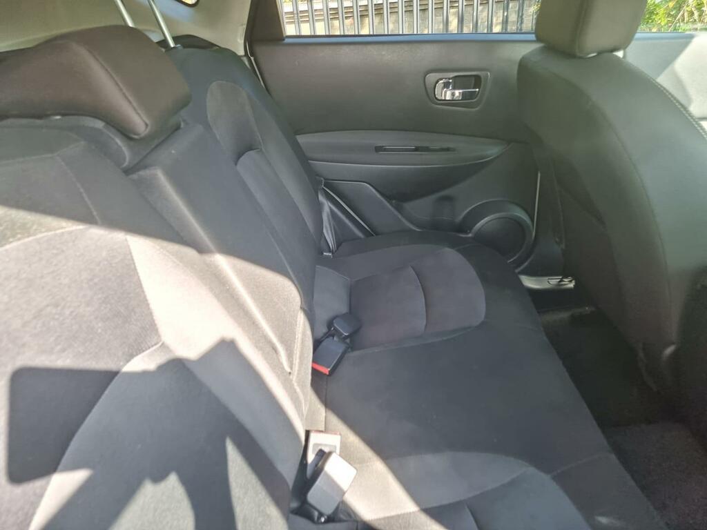 Nissan Qashqai Hatchback White #27