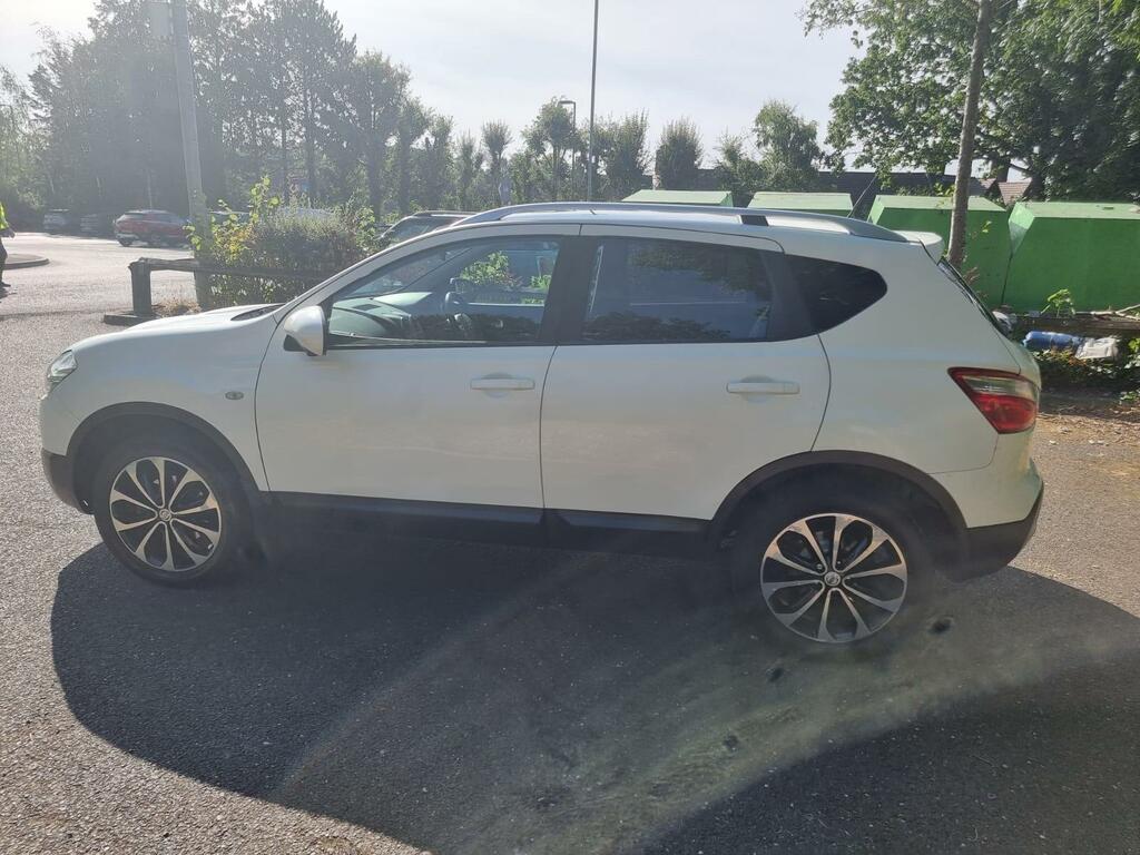 Nissan Qashqai Hatchback White #8