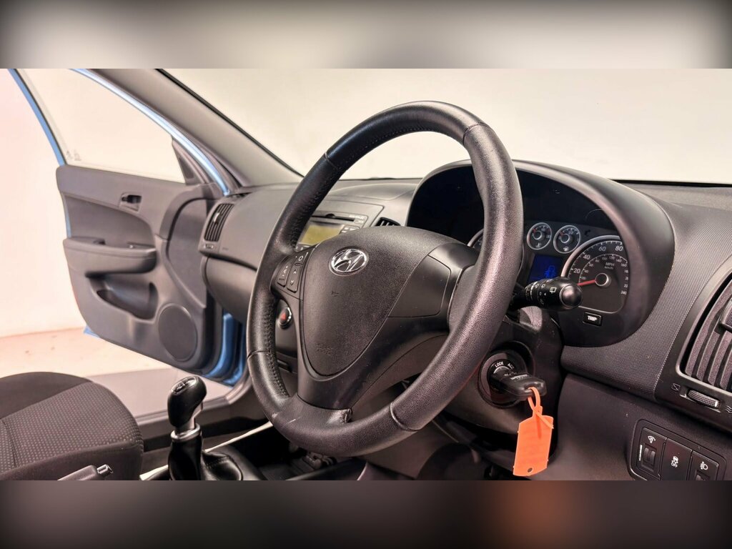 Hyundai I30 1.4 Comfort Estate Euro 5 108 B Silver #56