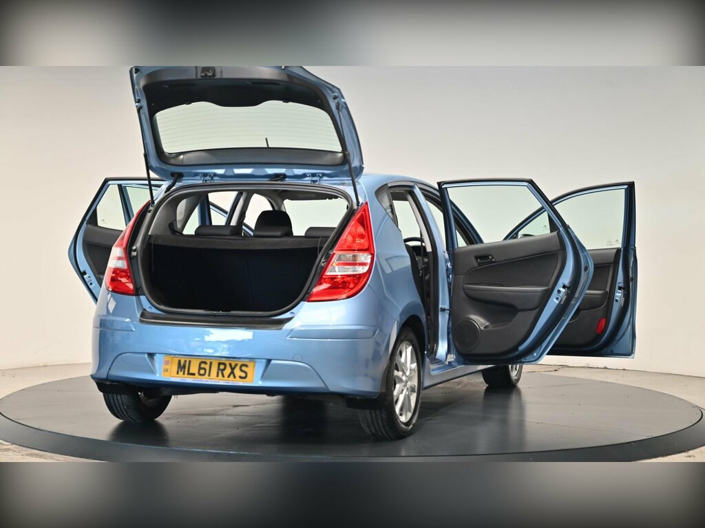 Hyundai I30 1.4 Comfort Estate Euro 5 108 B Silver #37